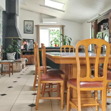 Vakantiehuis Maison Spacieuse A Avec Jardin Et Terrasse *