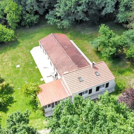 Maison Spacieuse à Avec Jardin Et Terrasse