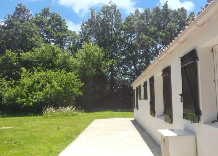 Maison Spacieuse A Avec Jardin Et Terrasse Сasa de vacaciones